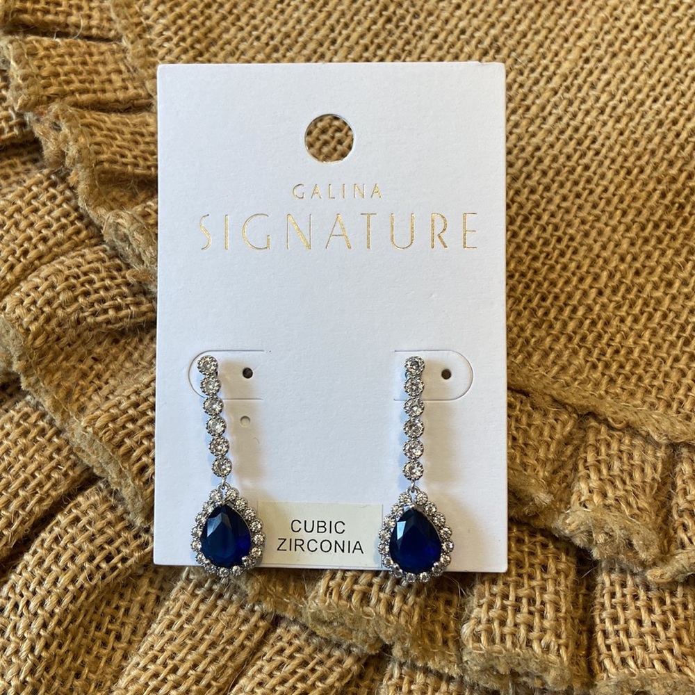 Hanging cubic zirconia with blue stone earrings